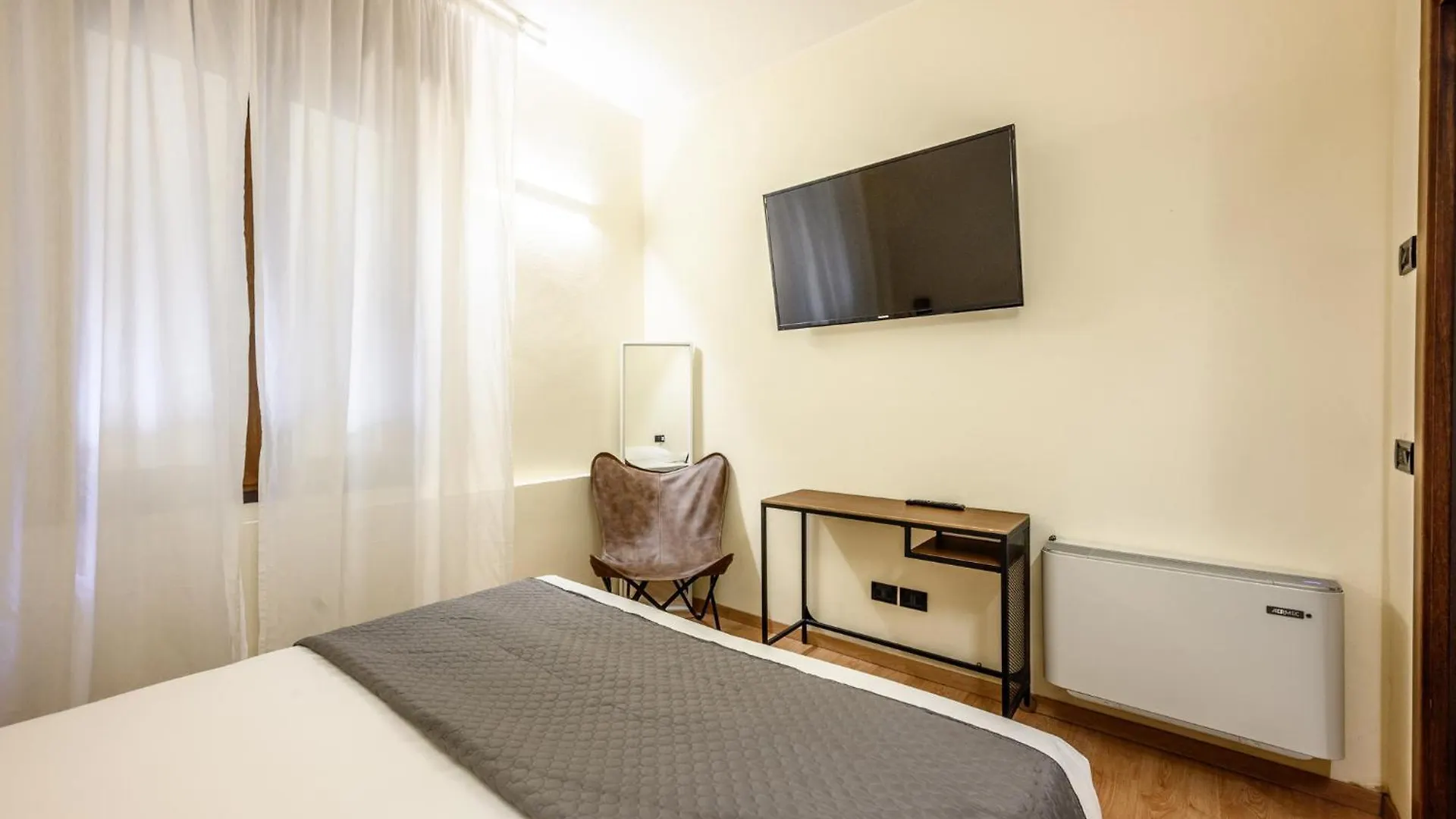 Emilia Studios 2 Modena 0*,  Italy
