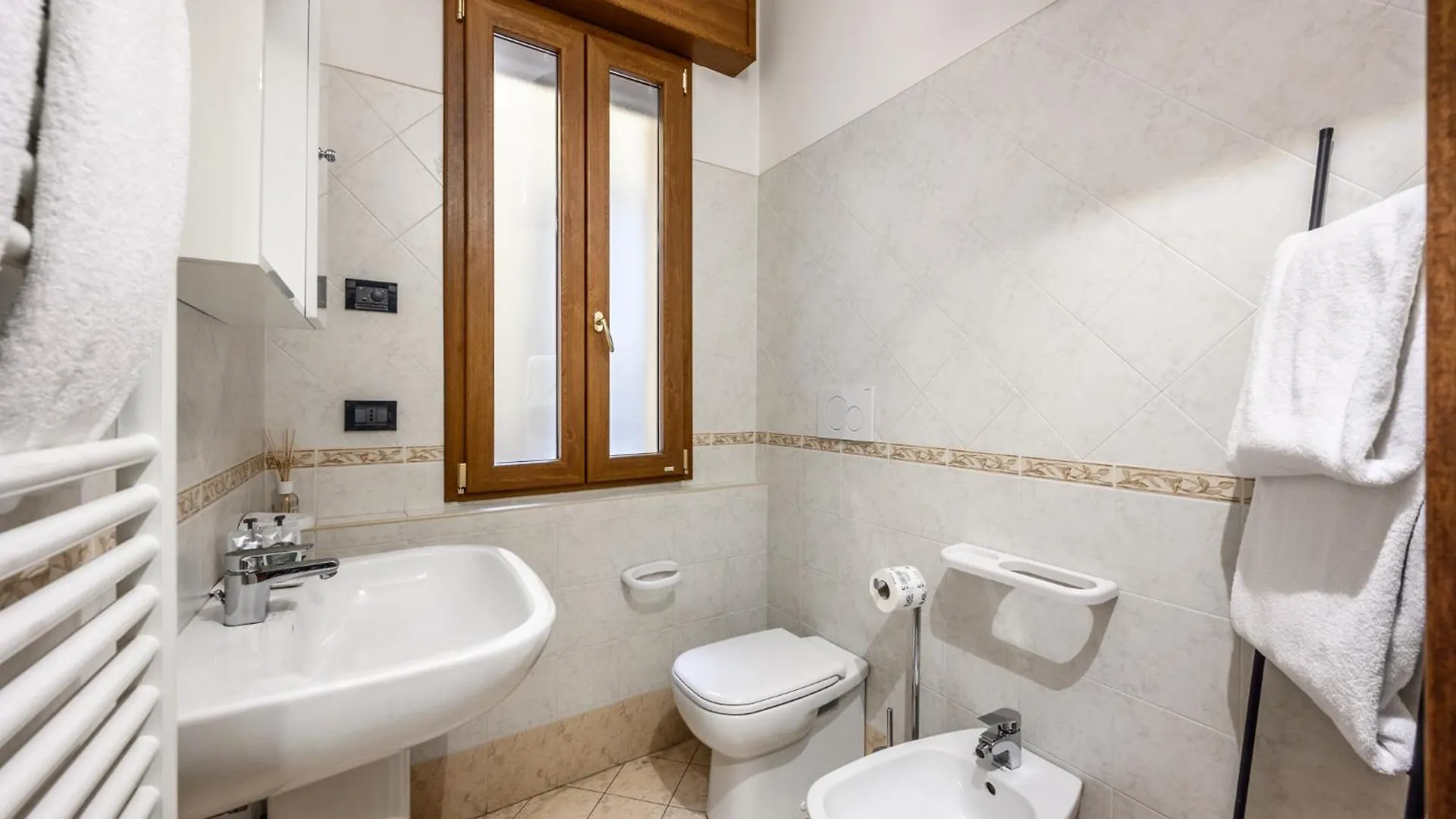 Emilia Studios 2 Modena